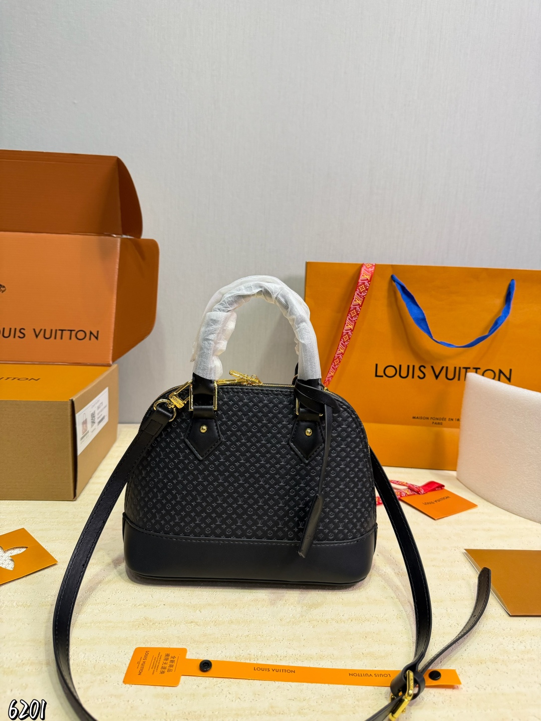 Louis Vuitton LV Women's Gift Box Included | Luxury Designer Fashion Accessory